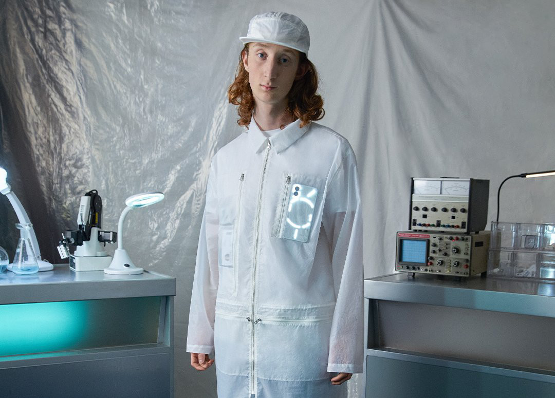 חברת Nothing נכנסת לתחום ההלבשה - החנות כבר פתוחה - ג'ירפה