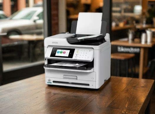 המדפסת Epson WorkForce Pro WF-M5899DWF. צילום: ג׳ירפה ובינה מלאכותית