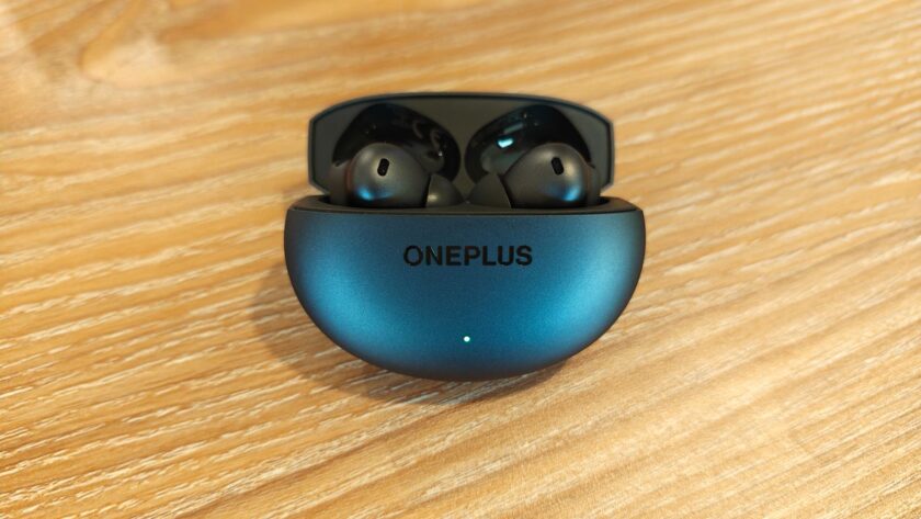 האוזניות OnePlus Buds 4. צילום: ג׳ירפה