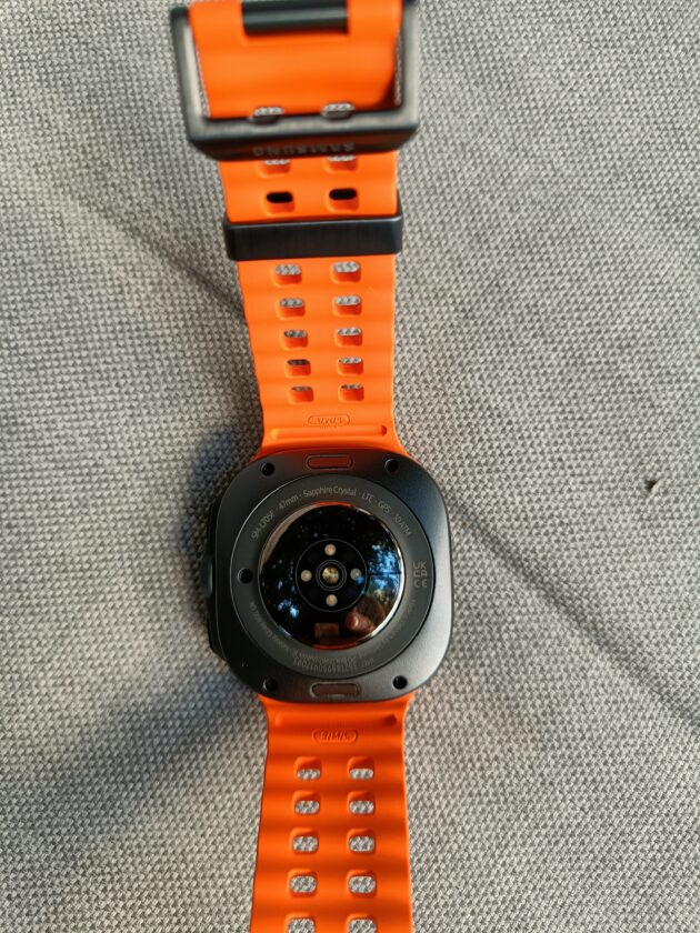 השעון Samsung Galaxy Watch Ultra 2025. צילום: ג׳ירפה