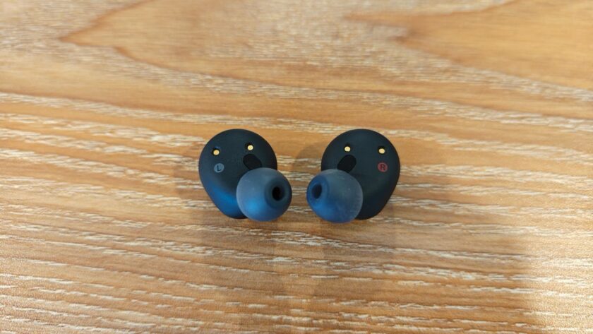 האוזניות Sony WF-C710N. צילום: ג׳ירפה