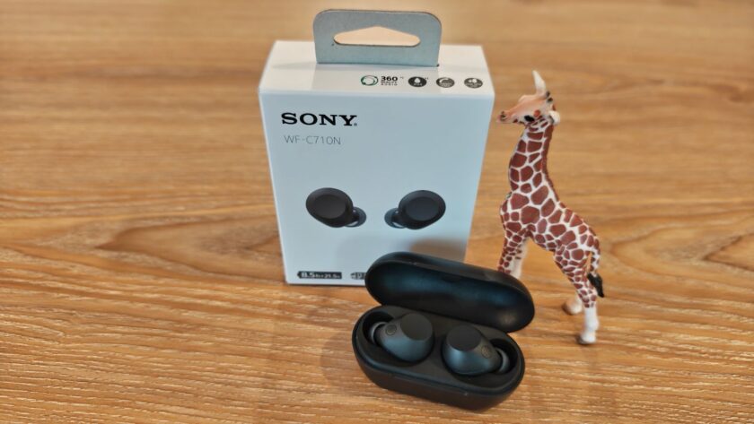 האוזניות Sony WF-C710N. צילום: ג׳ירפה