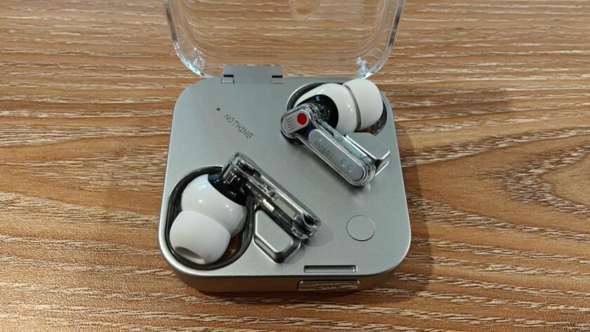 האוזניות Nothing Ear (3). צילום: ג׳ירפה