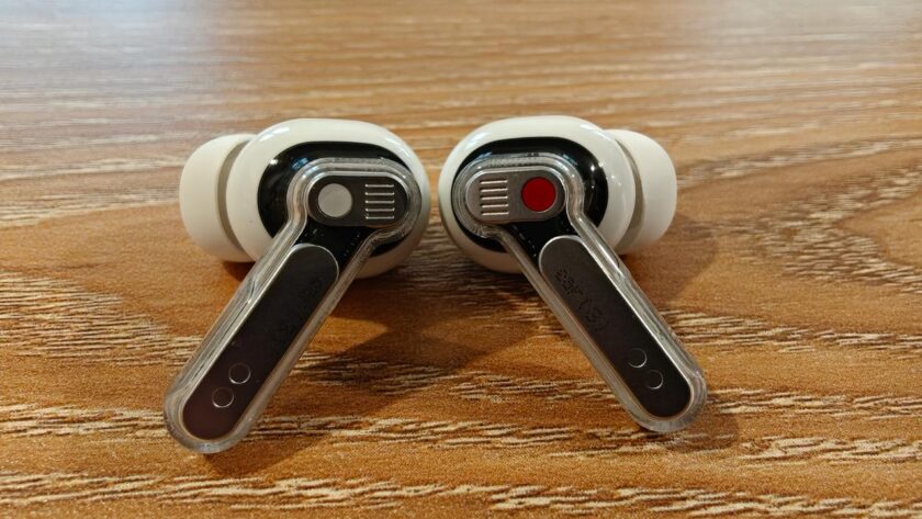 האוזניות Nothing Ear (3). צילום: ג׳ירפה