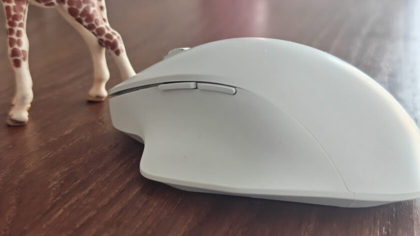 העכבר Incase Bluetooth Ergonomic Mouse. צילום: ג׳ירפה