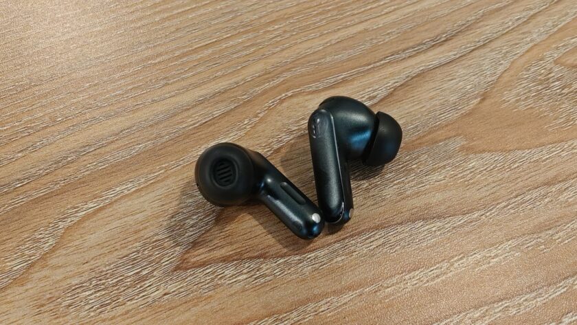 האוזניות JLab Epic Pods ANC. צילום: ג׳ירפה