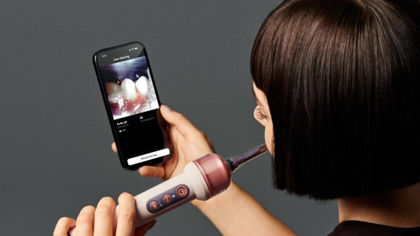 מברשת השינים Dyson CameraJet. מקור: Dyson