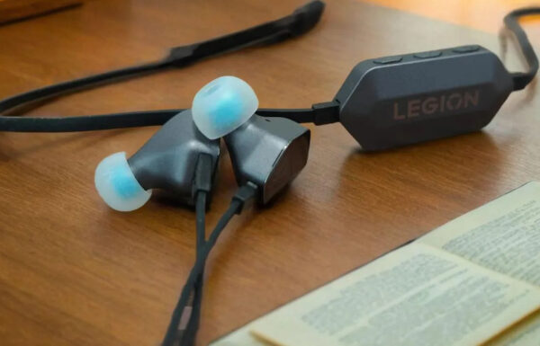 ג’ירפה סוקרת: Lenovo Legion E510  – אוזניות גיימינג מפתיעות